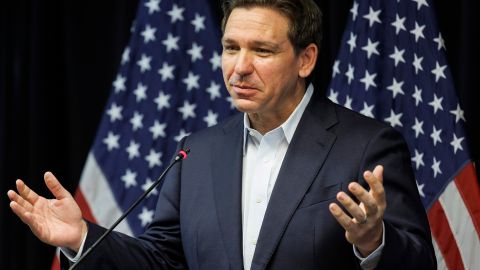 El candidato presidencial republicano y gobernador de Florida, Ron DeSantis, durante un acto de campaña en New Hampshire.