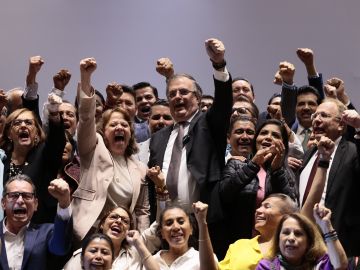El canciller mexicano Marcelo Ebrard anunció este martes que renunciará a su puesto en la cartera de Relaciones Exteriores del Gobierno de México