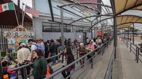 La ciudad mexicana de Tijuana busca orientar a migrantes que llegan a la frontera con EEUU.