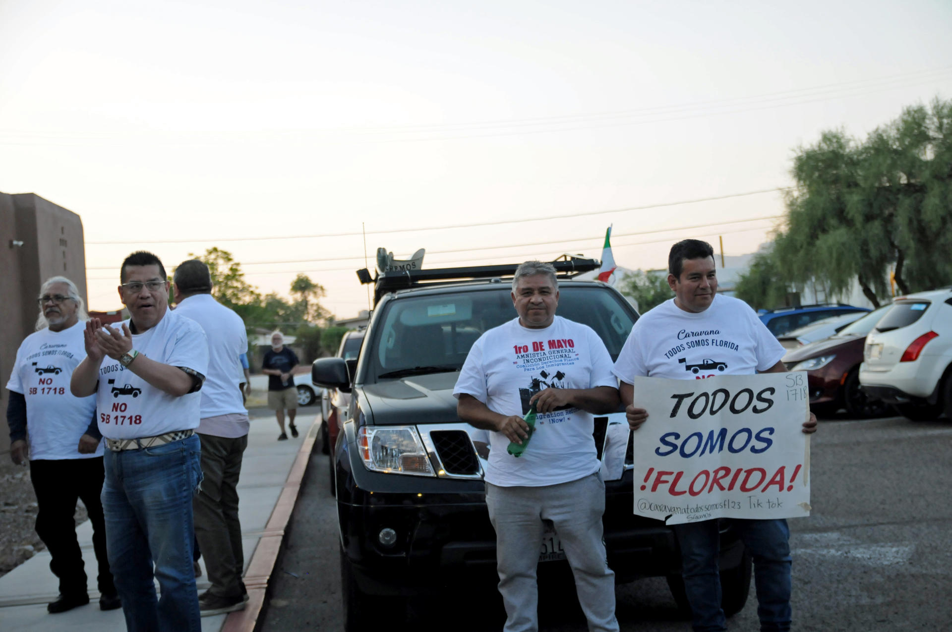 Caravana sale de California para rechazar las medidas migratorias