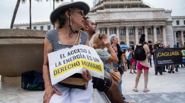 Marcha contra aumentos de luz en Puerto Rico