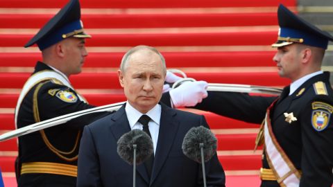 El presidente Putin se dirige a los miembros de los servicios de seguridad de Rusia.