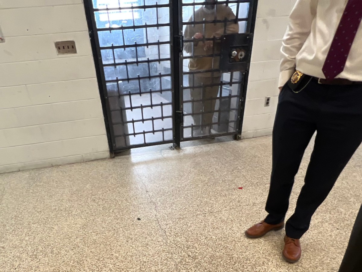 Younger folks have been abused by an worker at a detention middle in New York: a lawsuit