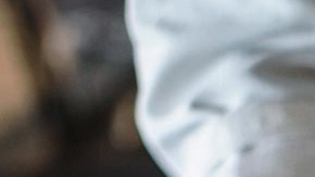 Scott es propietario de New Orleans Fine Catering, pero también dirige el camión de comida criolla Chef Scott