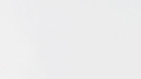 Flor de María es la diseñadora de zapatos que ha conquistado a las celebridades hispanas y de Hollywood.