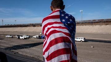 EE.UU. ha promovido el uso de una aplicación móvil, llamada "CBP One", como la principal manera legal para pedir asilo.