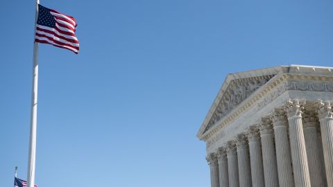 La Corte Suprema decidió sobre la deportación y delitos relacionados con la obstrucción de la justicia.