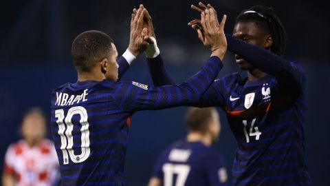 Kylian Mbappe y Eduardo Camavinga con la selección de Francia.