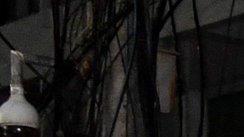 La mujer fue llevada de emergencia al hospital.