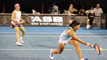 Aldila Sutjiadi y Miyu Kato en el en el Torneo de Tenis ASB Classic.