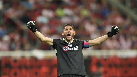 El guardameta finaliza una etapa de 14 años defendiendo la portería de Cruz Azul.