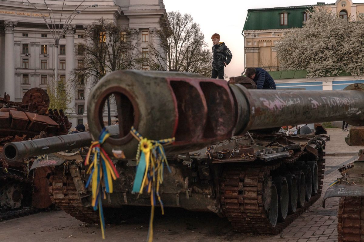 Restos de tanques rusos en la capital Kiev.