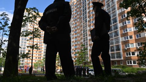 La policía rusa está arrestando a supuestos rebeldes.