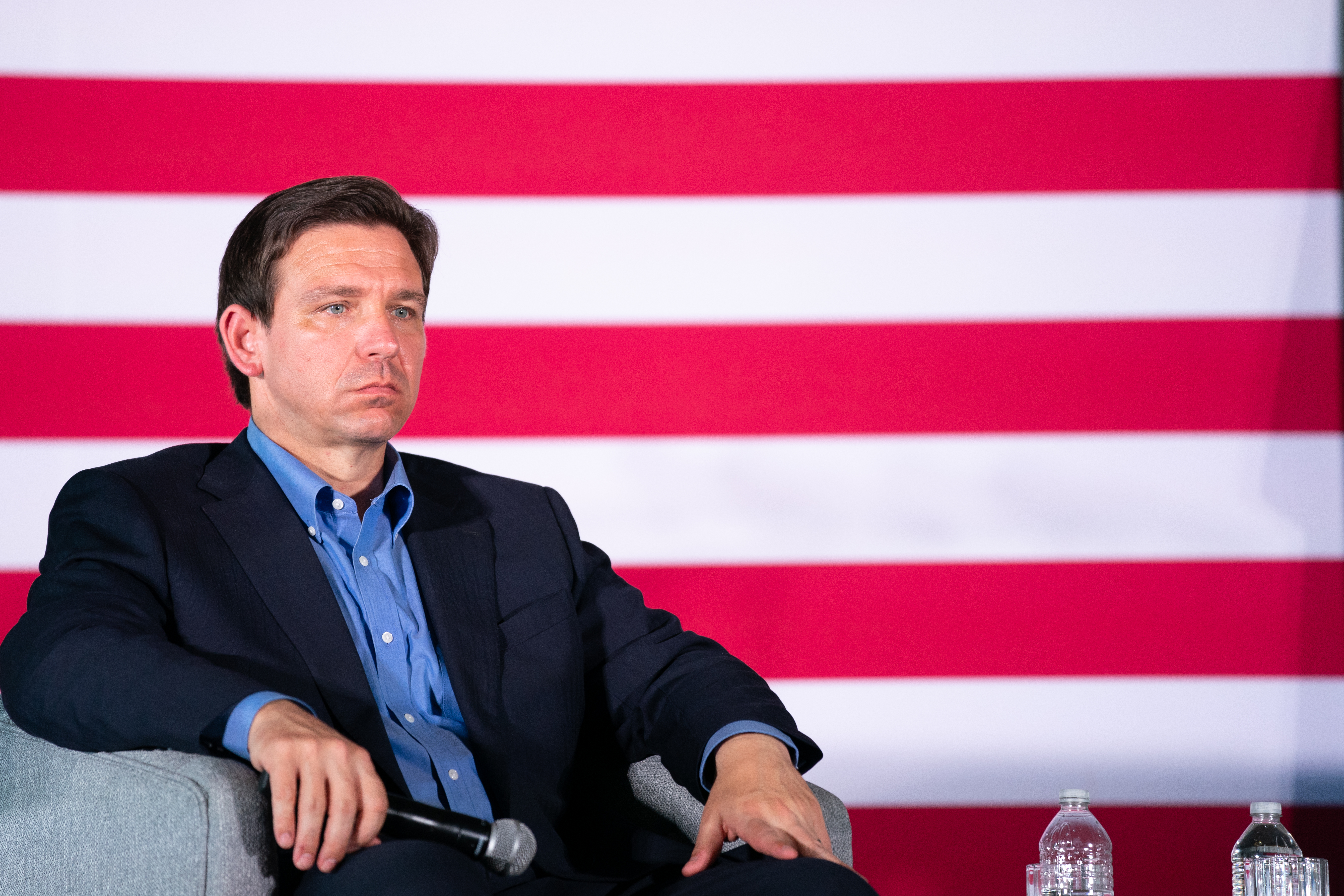 DeSantis suspende a un alcalde de Florida detenido por mentir sobre su lugar de residencia