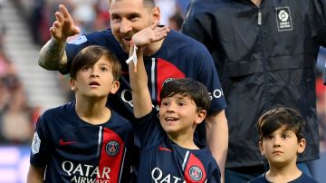 Messi disfruta con sus hijos Thiago, Mateo y Ciro luego de su último encuentro con el PSG.