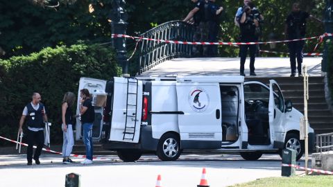 Un hombre apuñaló al menos a 4 niños en un parque francés.