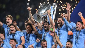 Manchester City celebra la UEFA Champions League que obtuvo al vencer 1-0 ante Inter de Milán.