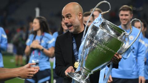 Pep Guardiola durante las celebraciones por la obtención de la UEFA Champions League.