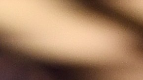 Andre Gray y Leigh-Anne Pinnock durante la premiere de la película Boxing Day.