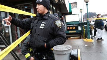 Los crímenes con instrumentos cortantes subieron a 572 este 2023 en el transporte público de Nueva York.