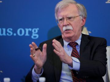 John Bolton piensa que el mal manejo de documentos clasificados por parte de Trump podría haber causado "un daño inmenso a Estados Unidos"