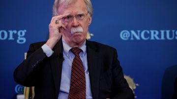 John Bolton considera que los oficiales de inteligencia "fallaron" al no recuperar documentos clasificados en posesión de Trump