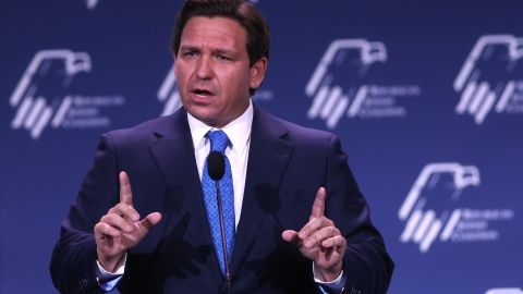 La Ley SB 1718 fue promulgada en mayo por el gobernador Ron DeSantis.