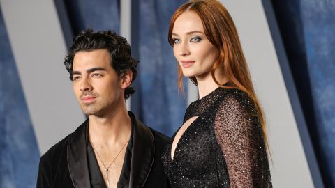 Joe Jonas y Sophie Turner invirtieron dinero para remodelar la mansión que data de los años 80.