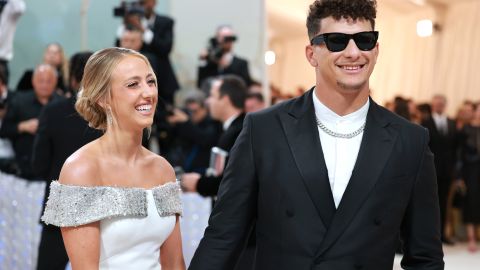 Patrick Mahomes y esposa, Brittany, invirtieron $400,000 dólares para remodelar la propiedad.