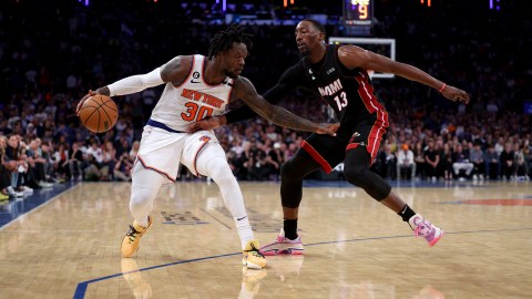 La estrella de los Knicks podría estar fuera durante el training camp.