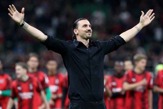 Zlatan Ibrahimovic se despidió de la afición del Milan.