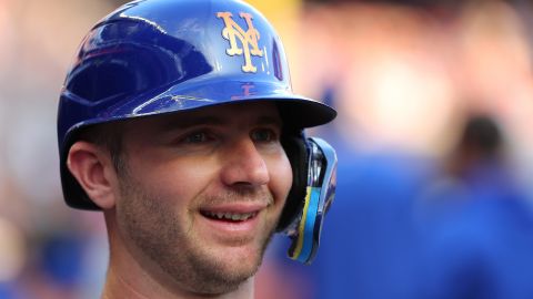 Pete Alonso durante un encuentro ante Atlanta Braves.