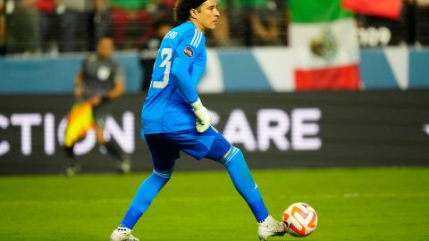 Guillermo Ochoa durante el partido contra Estados Unidos.