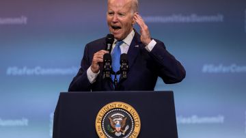 Biden reiteró su llamado a los republicanos para que prohíban las armas de asalto y los cargadores de alta capacidad.