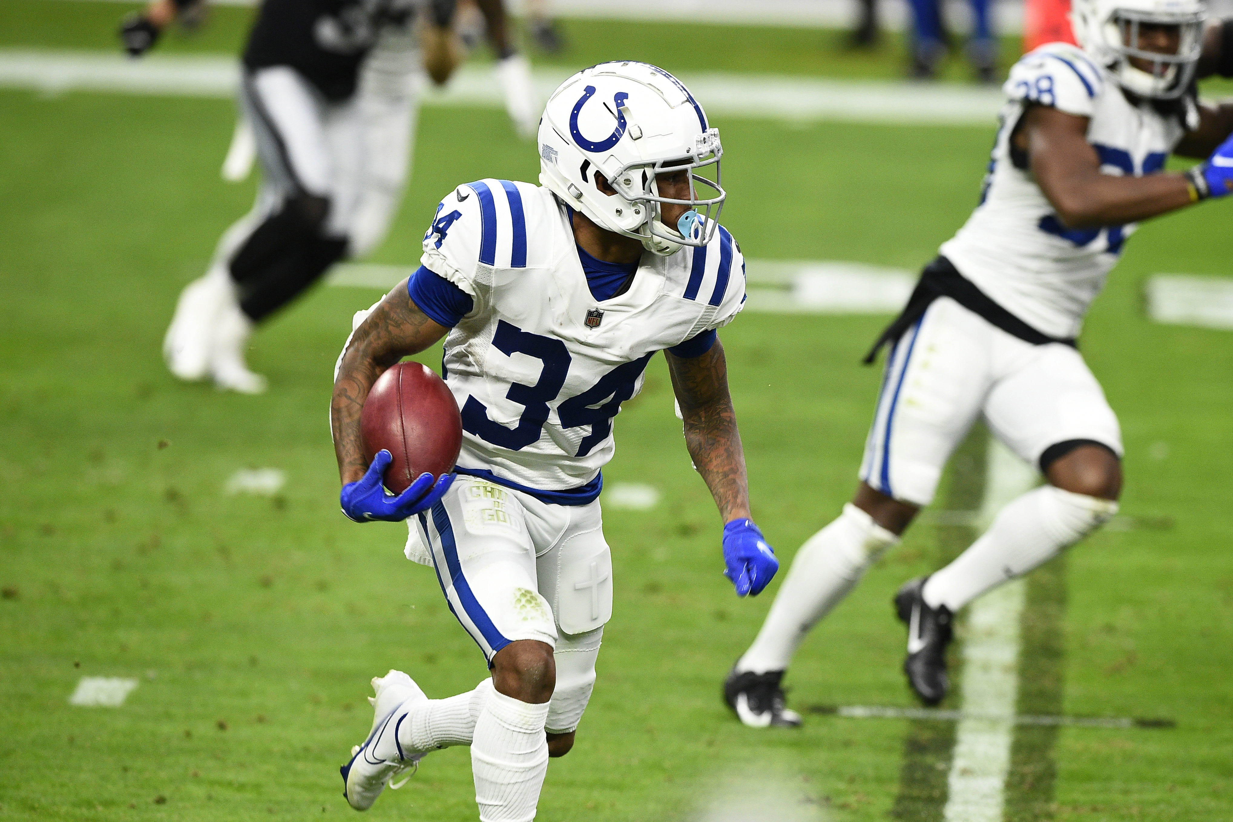 Jugador de los Colts confiesa que violó la política de apuestas de la NFL: "Cometí un error de juicio"