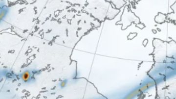 El satélite Terra de la NASA capturó esta imagen de una columna de humo que se extiende desde Canadá hasta Europa.