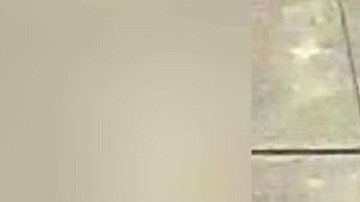 El sospechoso es descrito como un sujeto calvo de tez oscura, con una edad comprendida entre los 25 y 40 años.