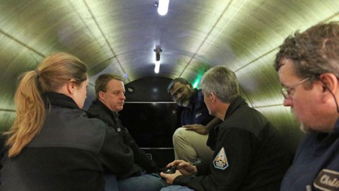 Fotografía facilitada por Ocean Gate que muestra el interior un submarino turístico con capacidad para cinco personas operado por la citada compañía.