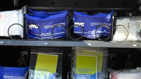 El primer dispensador para evitar las sobredosis se inauguró en Brooklyn. /Cortesía