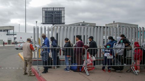 A un mes de fin de Título 42, incrementó la llegada de migrantes a la frontera mexicana.