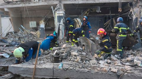 Al menos 11 muertos, 56 heridos tras ataque con cohetes en Kramatorsk