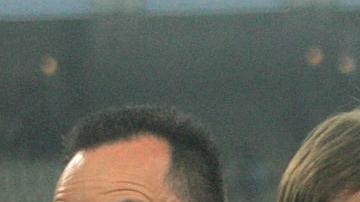 Silvio Berlusconi (centro) celebra la última Champions League ganada por el Milan en 2007.