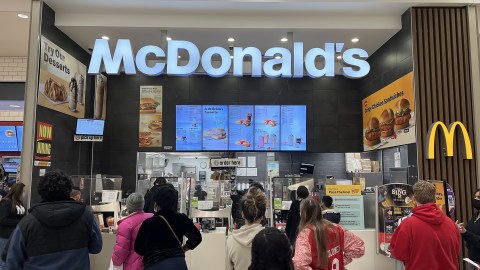 mcdonalds-altercado-plpeito-australia