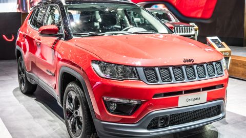mujer-buena-accion-gofundme-jeep