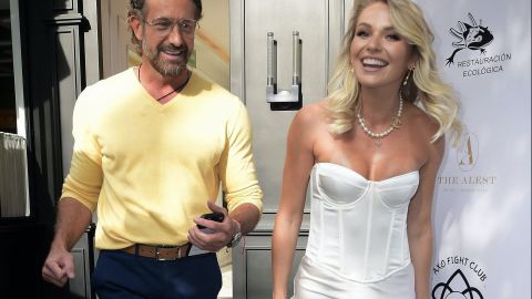 En la imagen Gabriel Soto e Irina Baeva, en junio del año pasado en México.