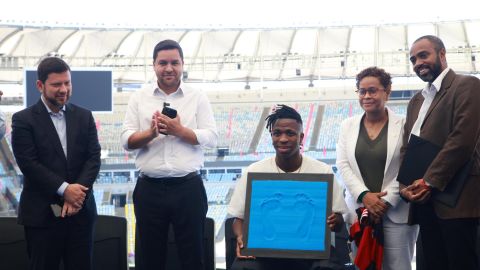 Vinícius Jr. luego de ser condecorado en el Maracaná.