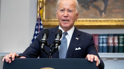 El presidente de los Estados Unidos, Joe Biden, pronuncia un discurso en la Sala Roosevelt de la Casa Blanca.