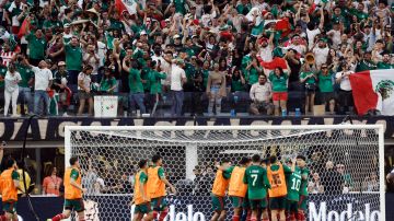 México celebra la Copa Oro tras el triunfo ante Panamá.