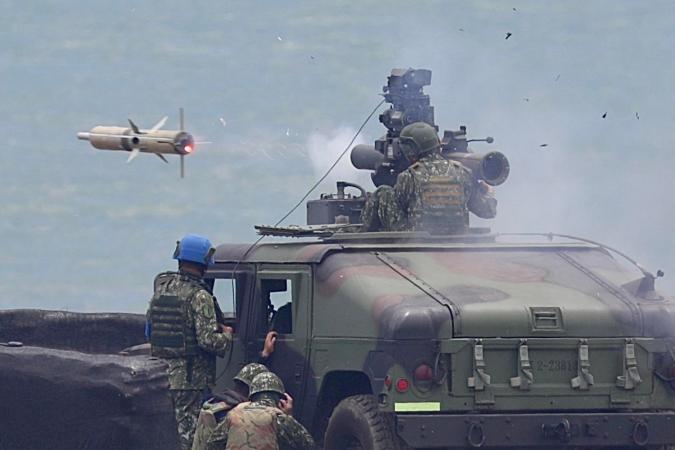 Taiwán realiza Ejercicios militares de tiro con misiles.