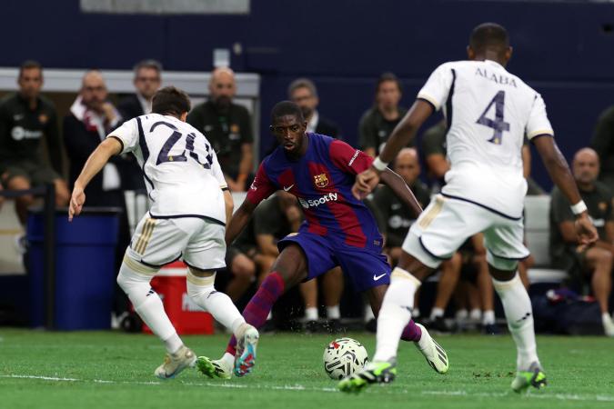Ousmane Dembélé fue uno de los más incisivos en el partido:. FOTO: ADAM DAVIS/EFE.